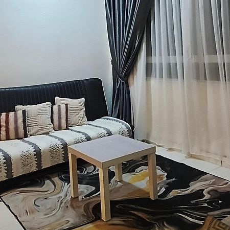 Leezahomestay Bayan Lepas Eksteriør bilde