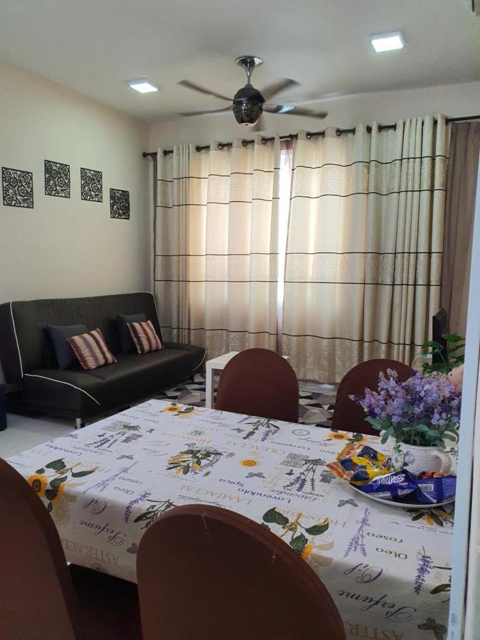 Leezahomestay Bayan Lepas Eksteriør bilde